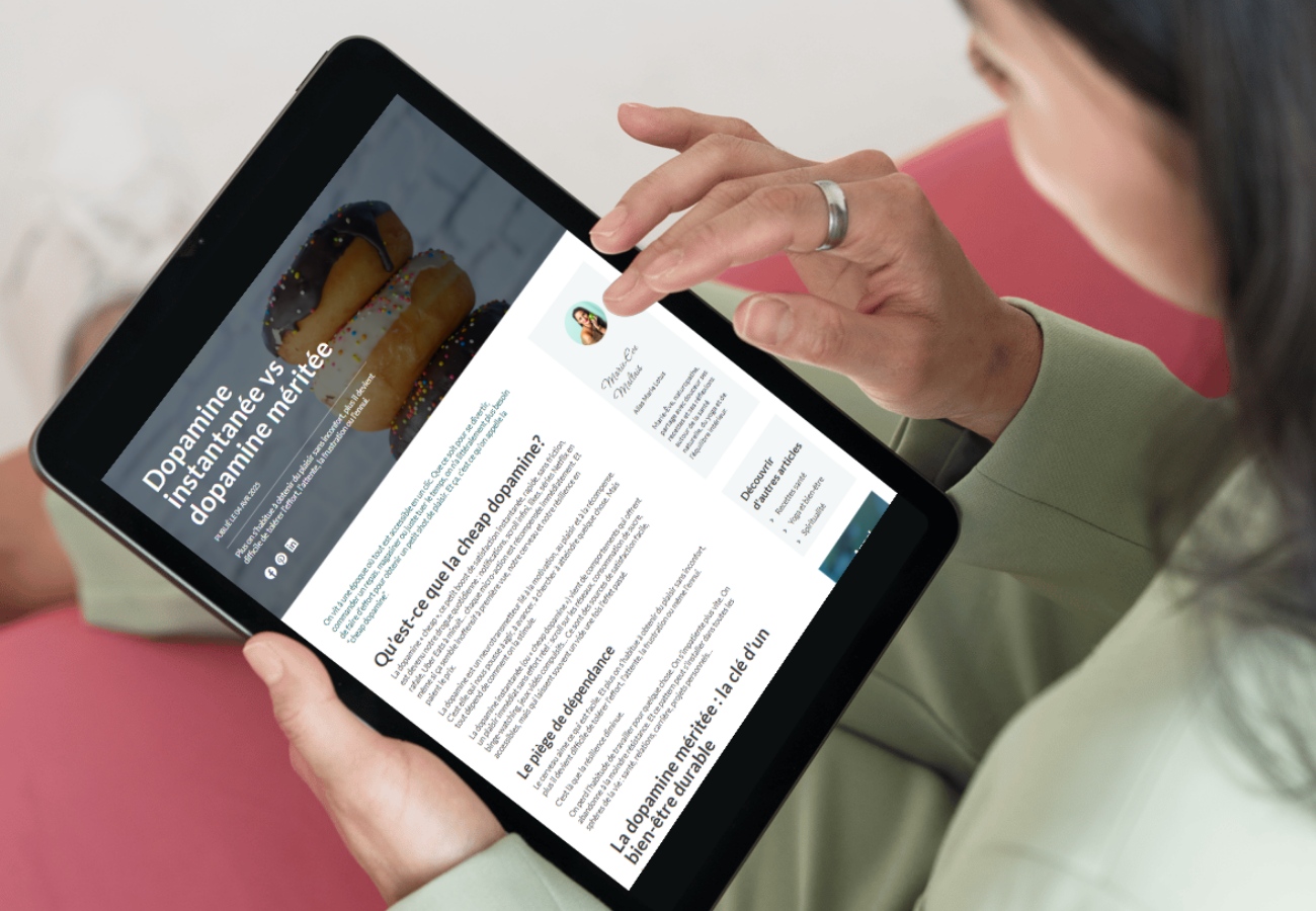 Mockup tablette avec site web de Marie Lotus